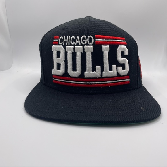 CHICAGO BULLS MITCHELL & NESS SNAPBACK HAT ADULT ADJUSTABLE Embroidered Black - Picture 5 of 8